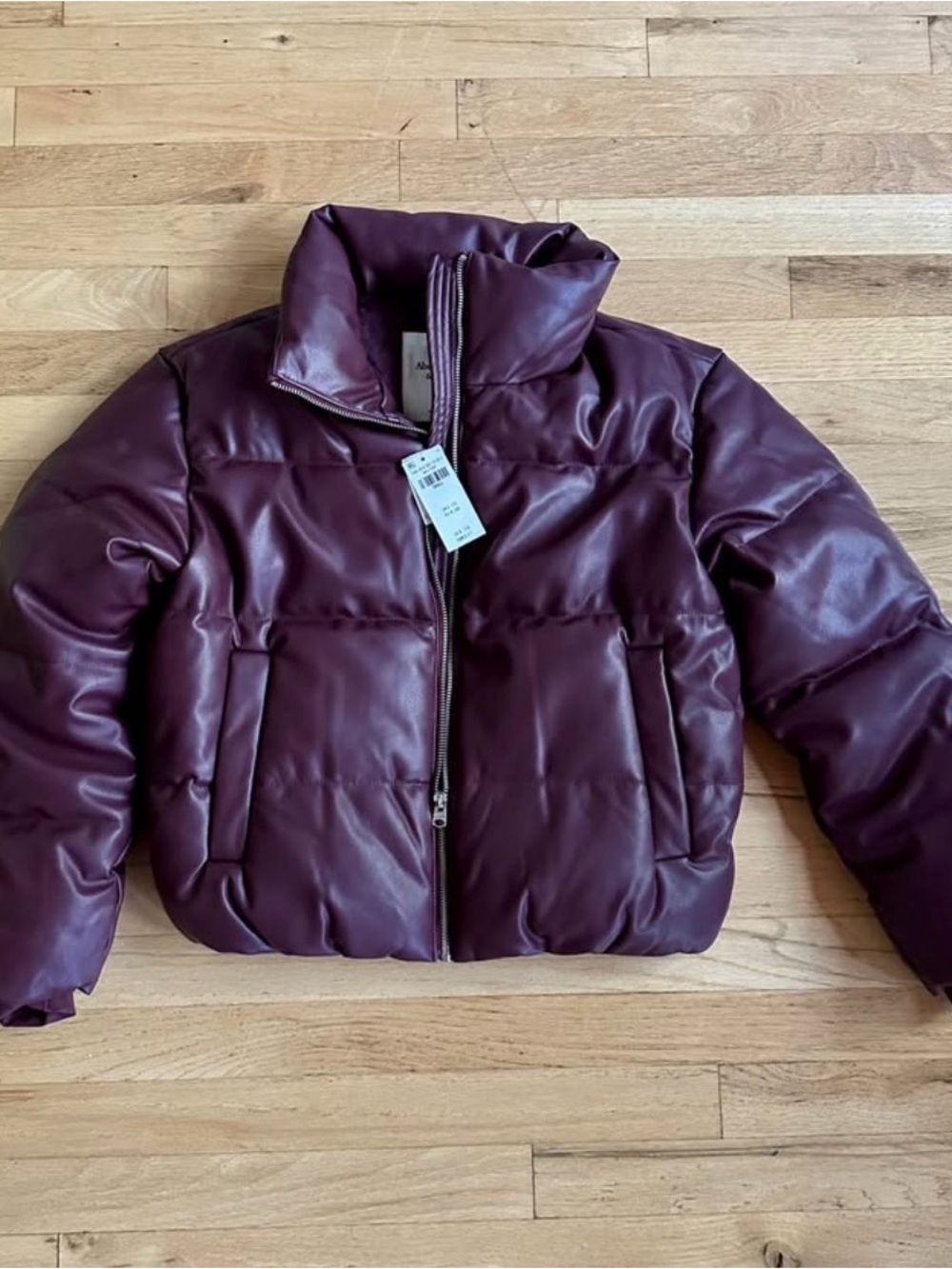 Abercrombie & Fitch Vegan Leather Short Puffer in Red Wine, Size Small